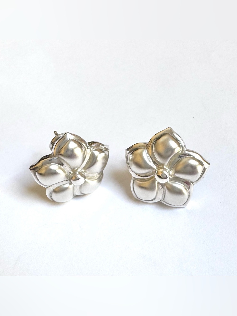 ERNEST RUBINSTEIN Earrings Sterling Silver Flower Petal Omega Back EXC CONDITION